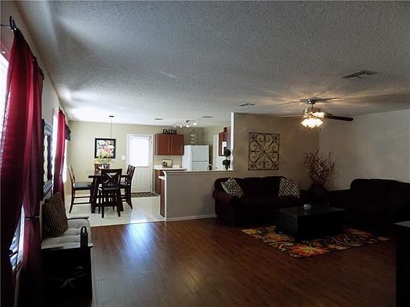 3rd image of 4502 Cedar Crest Dr