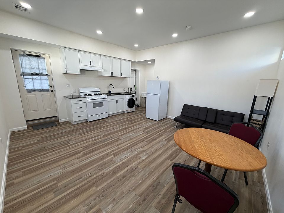 1st image of 586 Charles Ave #1