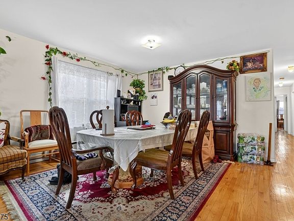 3rd image of 532-534 Walnut St
