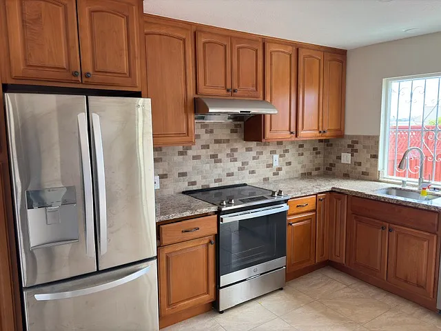 2176 Greendale Dr — Photo 3