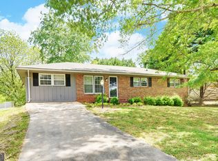 106 Edwards Dr, Toccoa, GA 30577