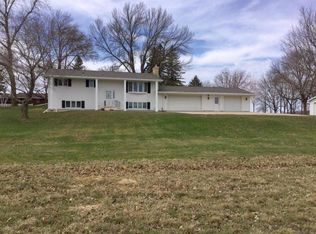 18948 Sharon Ave, Albert Lea, MN 56007