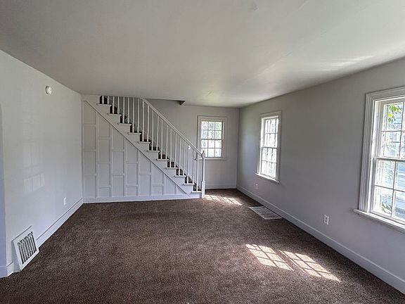 2nd image of 1419 Baxter St