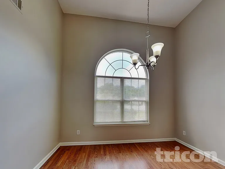 931 Tilford Point Pl — Photo 4