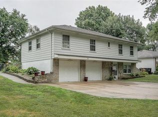 203 SW Pinnell Dr, Lees Summit, MO 64081