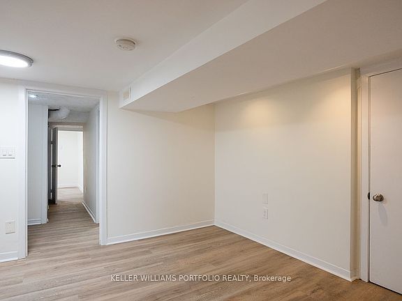 4th image of 821 Gladstone Ave