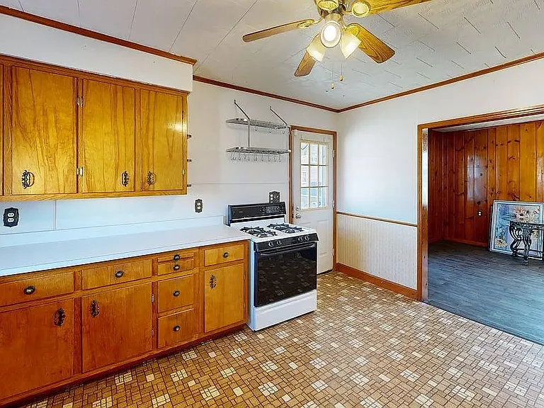 1616 Adams Ave — Photo 3