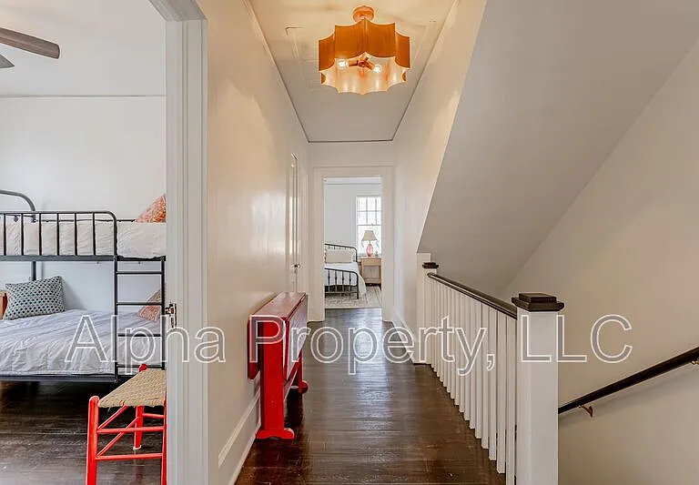 710 Augusta St — Photo 16