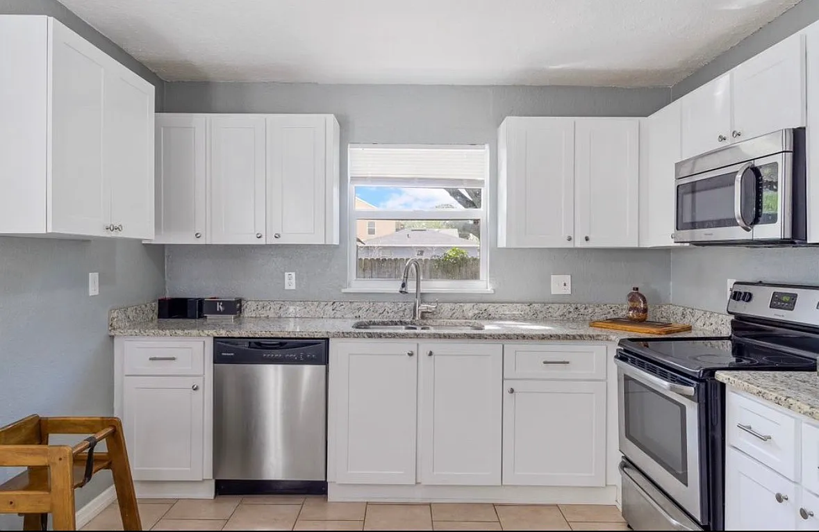 2 bed, 996 sqft, $2,500 — Photo 4