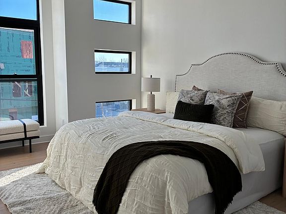 5th image of 2631 Kirby St #4