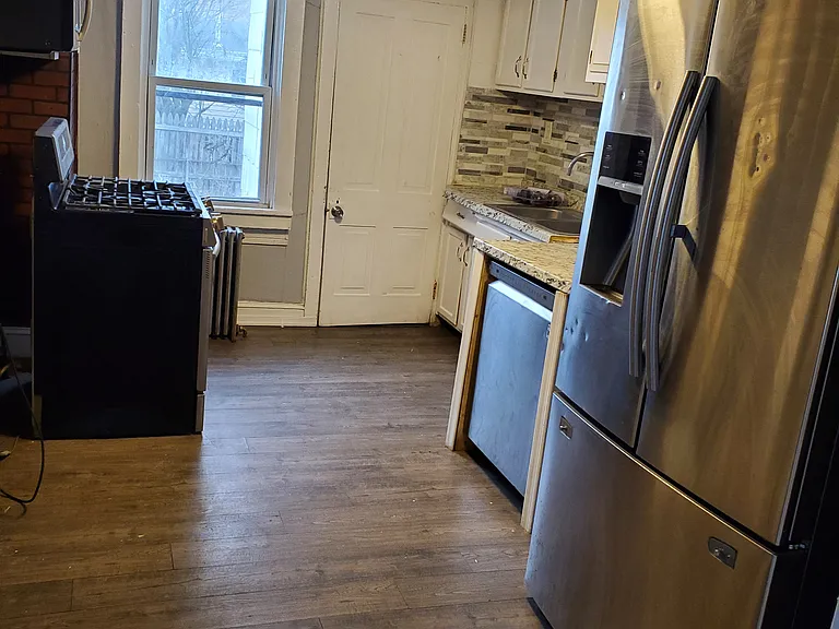 134 Blair St — Photo 17