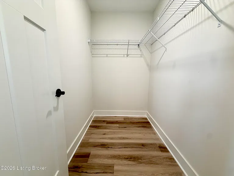 1926 Ernie Ave — Photo 10