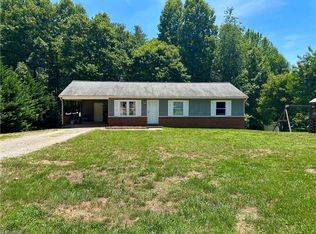 269 Rollingwood Dr, Hays, NC 28635