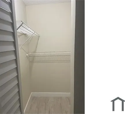207 NW 32nd Ct #203 — Photo 5