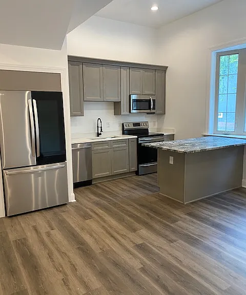 405 Hancock St — Photo 10