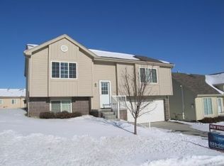 15312 Tibbles St, Omaha, NE 68116