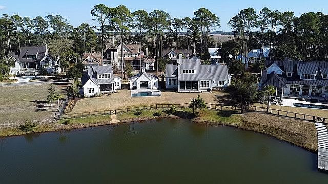 2nd image of 254 Davies Rd
