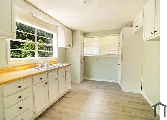 4400 43rd St N — Photo 3