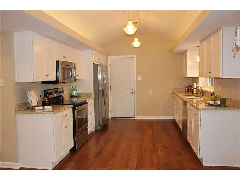 111 Crest Dr photo 1