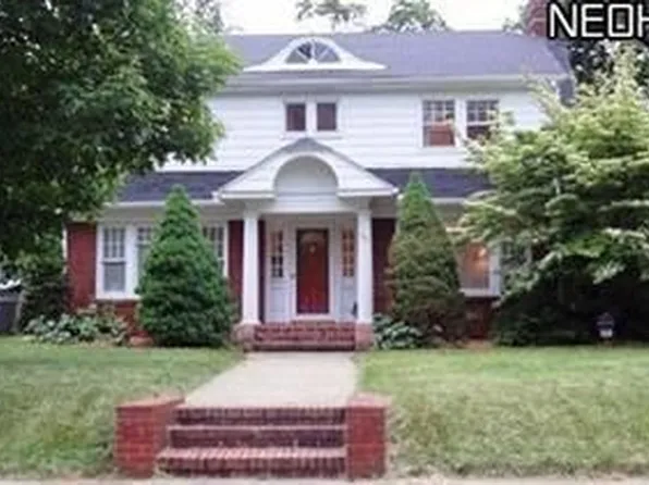 597 Crestview Ave, Akron, OH 44320