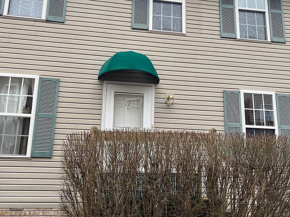 1st image of 12 Lake Village Ct