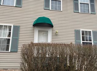 12 Lake Village Ct, Johnson City, TN 37601