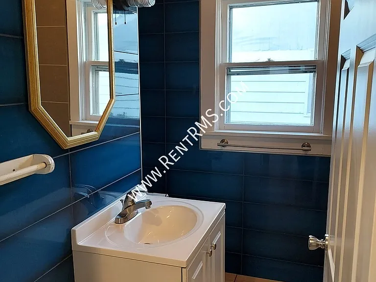 420 SW Lincoln St — Photo 18