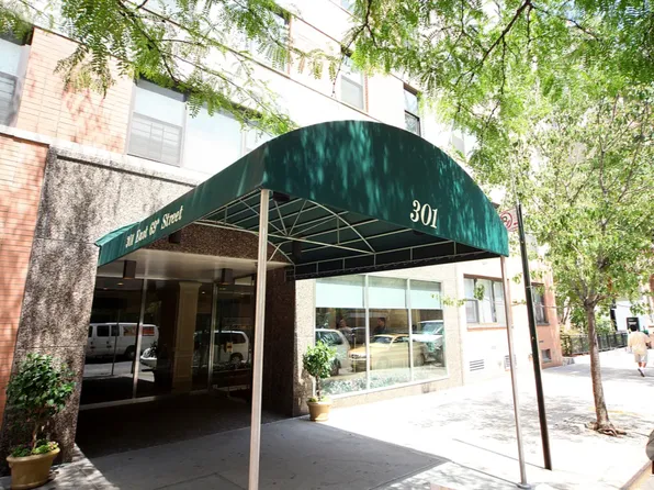 301 East 69th Street image 1 of 3