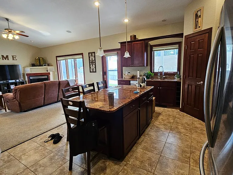 4144 Augusta Dr — Photo 11