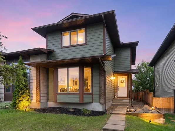 25 Bermuda Pl E, Calgary, AB T3K 1H4