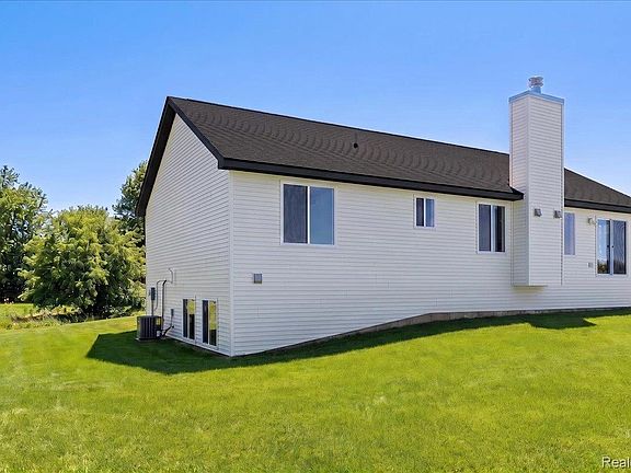 2nd image of 15175 Worden Rd