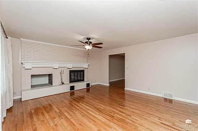 3 bed, 2288 sqft, $1,700 — Photo 2