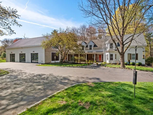 44 S Main St, Sherborn, MA 01770