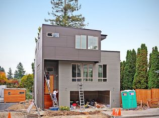 8450 36th Ave SW, Seattle, WA 98126