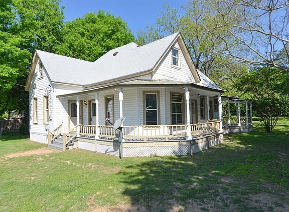 2nd image of 110 Hillcrest Ln