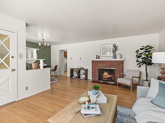 3rd image of 2343 Lillie Drive
