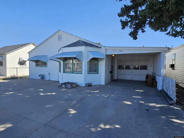 1581 W B St, Torrington, WY 82240