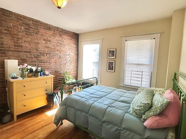 2nd image of 35 Adamson St #U1