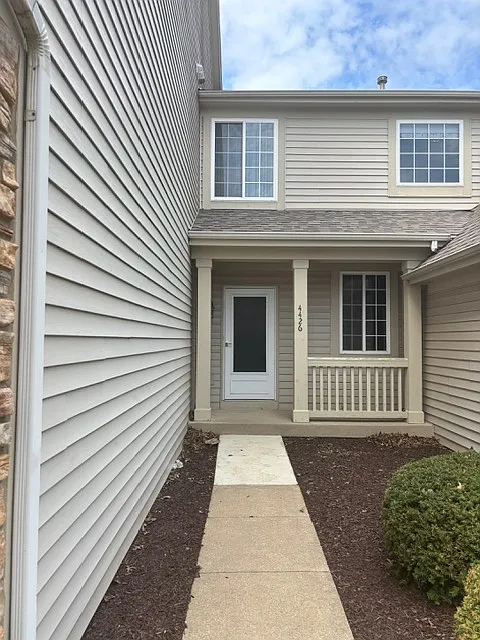 2 bed, 1277 sqft, $1,650 — Photo 3