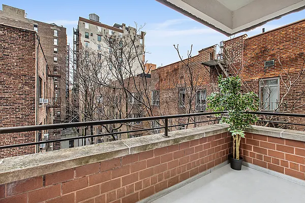 Sold by Compass | media 5