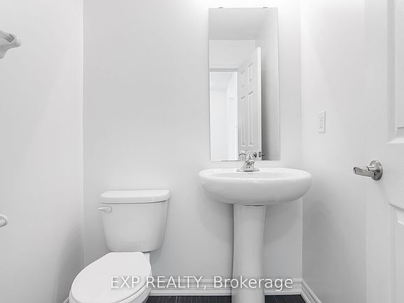 4th image of 230 Ridley Cres