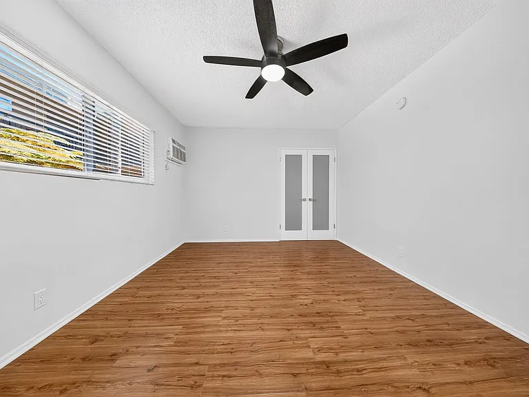 2010 S. Garth Ave. — Photo 27