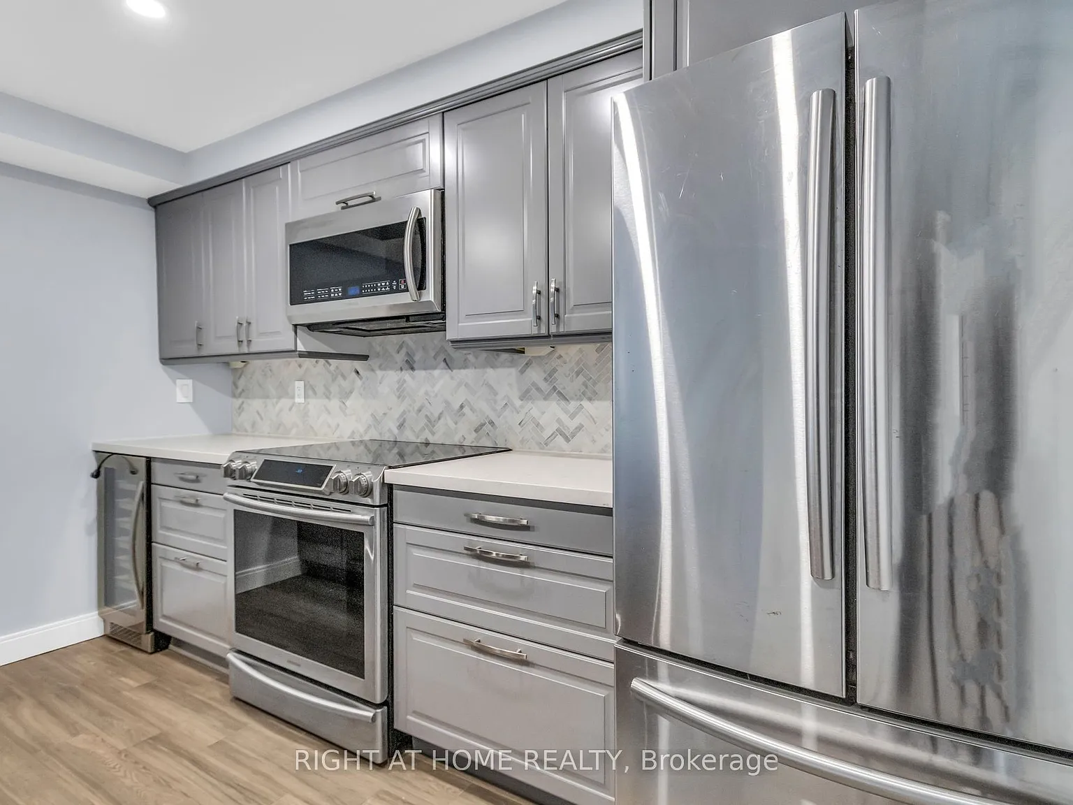 1 bed, $2,400 — Photo 3