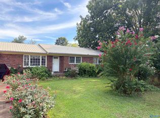 122 Cedar Crest Dr, Woodville, AL 35776