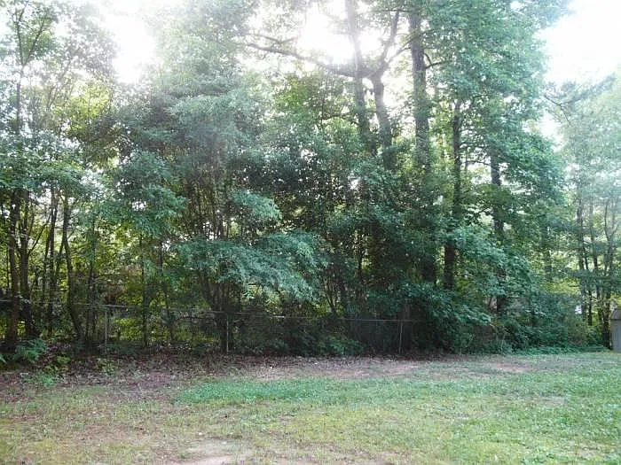 4 bed, 2.5 bath, 1500 sqft, $1,999 — Photo 3