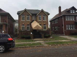 1049 Beaconsfield Ave, Grosse Pointe Park, MI 48230