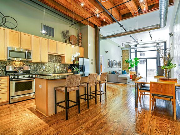 3rd image of 521 W Superior St #231