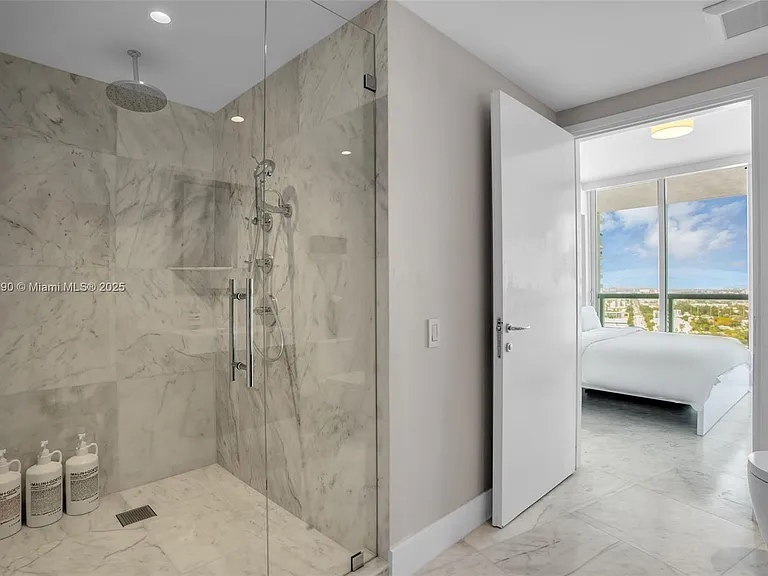 450 Alton Rd #2110 — Photo 16