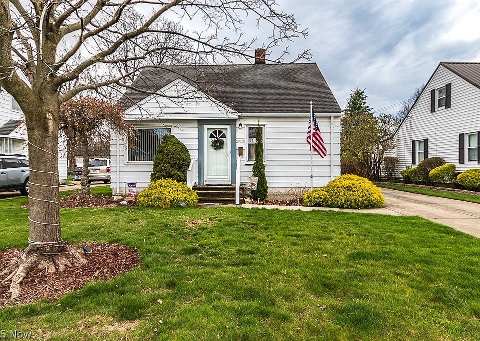 1st image of 29720 Cresthaven Dr