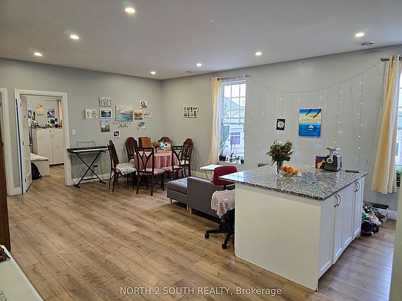 2nd image of 140 Murray St #2